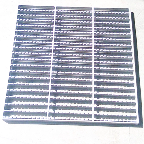 Antiskid Serrated Gratings